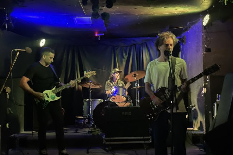 Trio Jive reafirma influências do hardcore, do metal e do alternativo em novo EP
