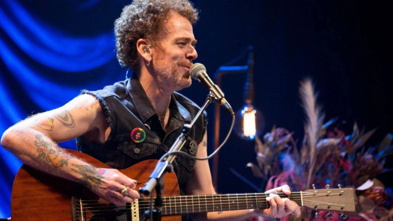 Nando Reis faz show na próxima terça-feira (9) no Pratifaria bar, em São Paulo, em prol de programa de inclusão na Escola da Vila