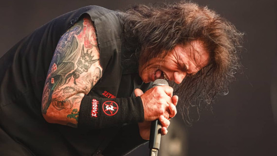 Steve 'Zetro' Souza, ex-Exodus, anuncia show único no Brasil, celebrando os 20 anos do clássico "Tempo Of The Damned"