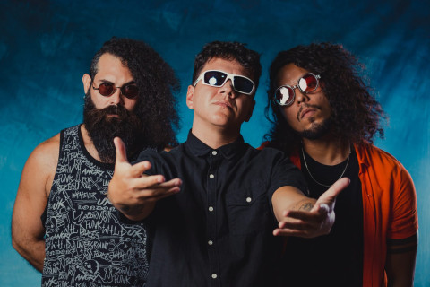 Trio cearense Pira Coletiva lança novo single "Redimunho", faixa faz parte do EP  "Futuro Retrovisor"