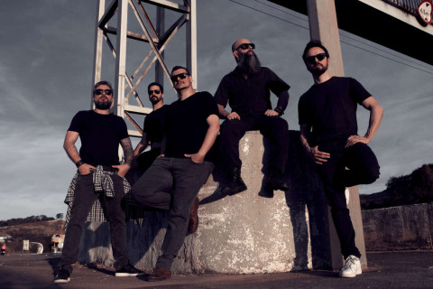 Stout Inc. apresenta o novo álbum, 'Rede Social'