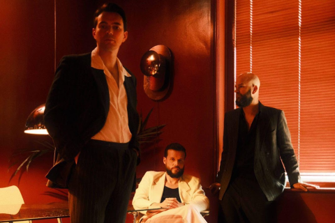 White Lies compartilha vídeo do novo single "Keep Up"