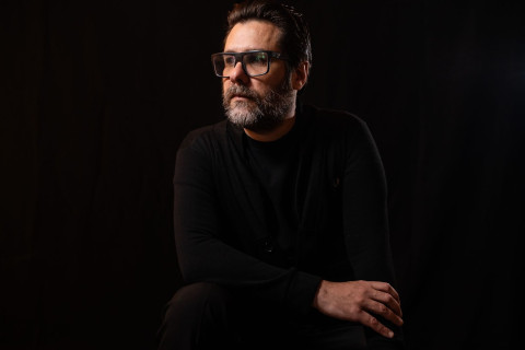 Hugo Mariutti explora o pós-punk no single "Out Of Time (You Don't Know)"