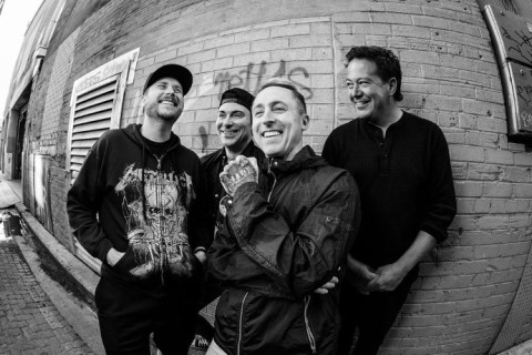Yellowcard revela novo single "Bedroom Posters"