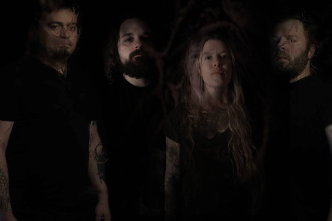 Coletivo de Blackened Death Metal VISITANT lança single assombroso "Fodder"