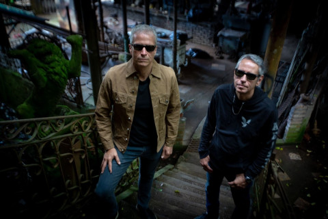 SILVER resgata o rock dos anos 90 no EP de estreia "Turn Around"