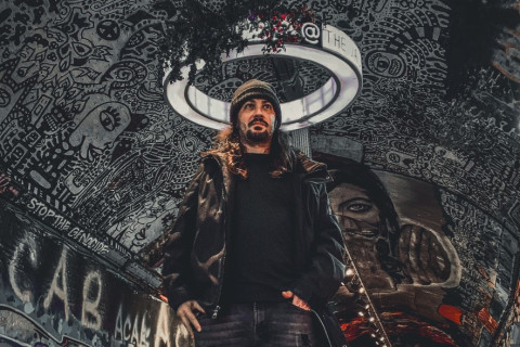 Illegal Mind desafia o algoritmo em novo single "No Test No Voice"