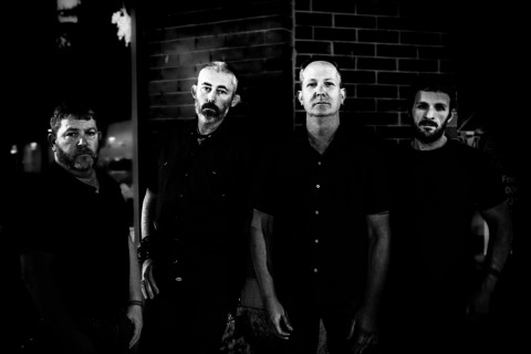 A banda americana de post-metal instrumental Voyagers, A World Worth Burning