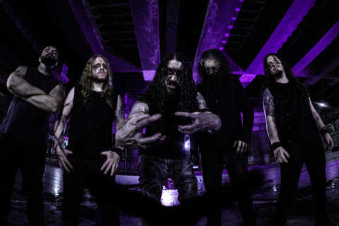Anang reflete sobre a solidão existencial em seu single e videoclipe de estreia, "Solitude"