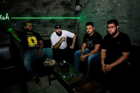 Cais une crítica política e sonoridade agressiva em seu novo single, "Montaria de Otário"