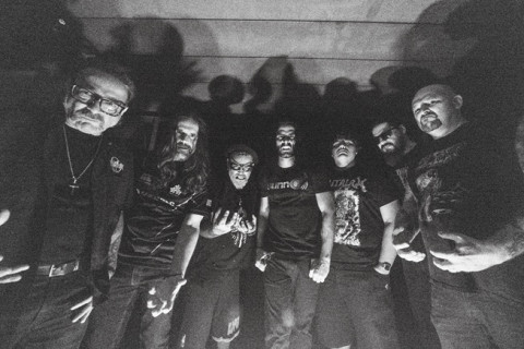 Em “Apathy”, Babylons P e João Gordo contam com a guitarra Death Metal de Moyses Kolesne do Krisiun