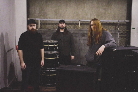 Já disponível! IVY GARDENS ao vivo, Off The Floor, álbum de rock "Death of Don Valley"