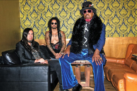 Turnê no Brasil promete shows incendiários e prévia de faixas inéditas de Lord Bishop Rocks