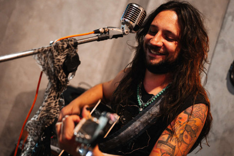 Explicito'S lança novo álbum com foco no glam metal