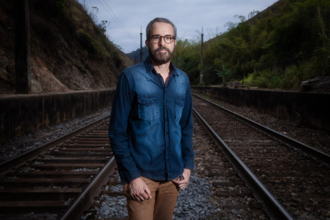 "Eu Digo: Vou": Milton Guesi Lança Sua Nova Música Sobre Coragem e o Ato de Recomeçar.