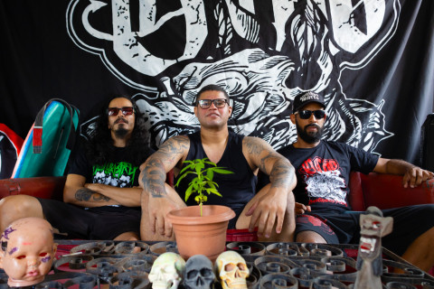 O Cão lança seu violento álbum de estreia "Original Espanta Crente Style"