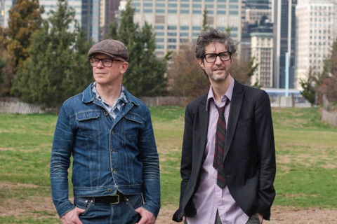 A dupla do Brooklyn e de Londres, The King Canutes, presta homenagem à Prefab Sprout em "Cars and Girls"