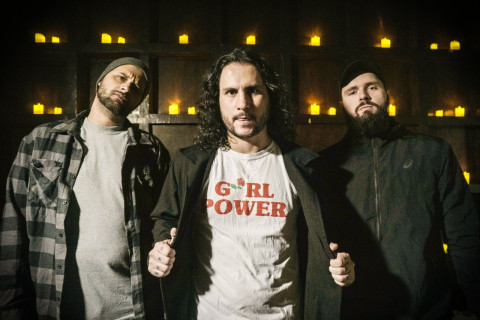 Mad Sneaks lança "Dirty Blood": single é uma poesia suja e de autenticidade sem filtros