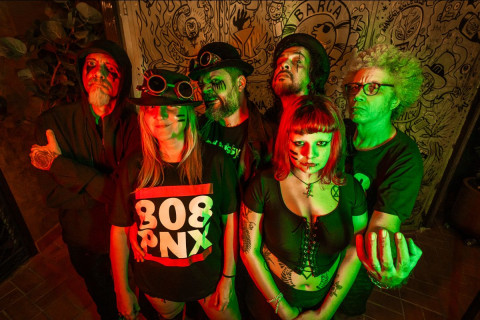 Banda 808 Punks lança "Bater Cabeça e Rebolar" com produção de Edu K