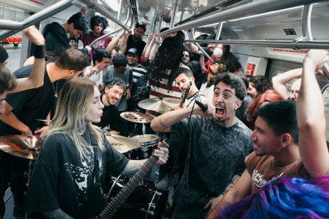 Lvcas lança videoclipe altamente caótico e explosivo da faixa "bico do corvo"