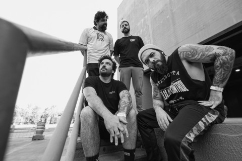 Backdrop Falls reafirma sua identidade e mostra por que o rock segue vivo em novo single "Choose to Fight"