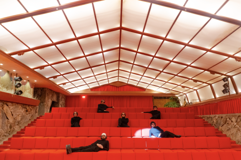 Coletivo neozelandês Leisure lança novo single "Dominoes"