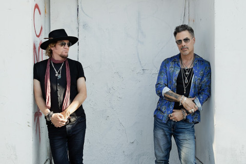 Smith/Kotzen compartilham novo lyric video para “Outlaw”
