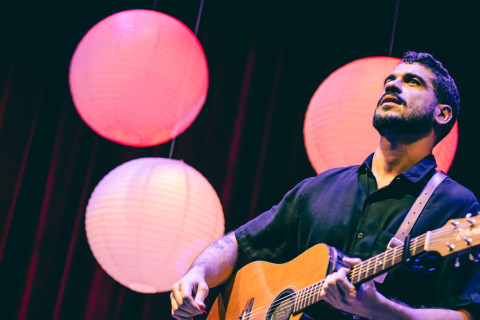 Yuri Corbal lança releitura de ‘O Nosso Amor A Gente Inventa’ no dia em que Cazuza completaria 67 anos