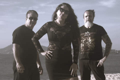 Desert Voices mostra maturidade artística com o lançamento dos singles "Shattered Dreams" e "I Will Rise"