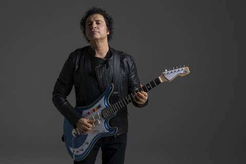 Frejat inicia venda de ingressos para show da turnê "Ao Vivo", no Tokio Marine Hall, em São Paulo