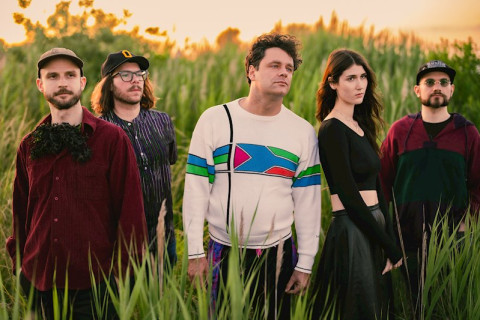 Ecce Shnak se junta ao famoso DJ e produtor Madison Mars em um remix dançante de 'Prayer On Love'