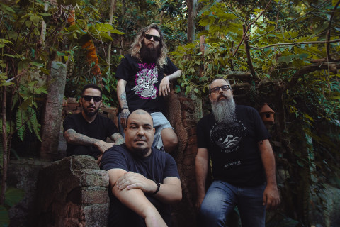 Live Fast, Die Old”, álbum de estreia de Jaydson, sai nesta sexta-feira (11) mostrando referências do punk rock ao alternativo dos anos 90’s