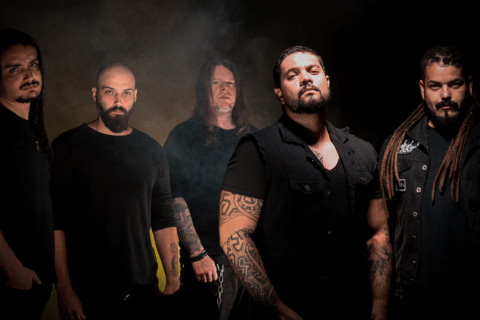 Throw Me To The Wolves: Banda lança série com 'playthrough' nas redes sociais