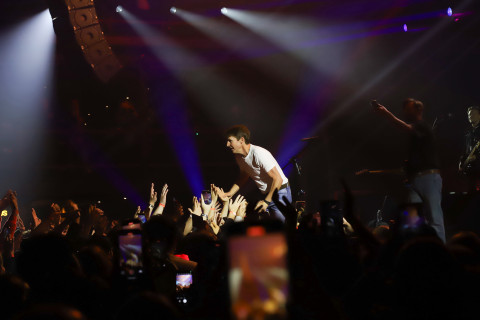 James Blunt faz show histórico no Terra SP e celebra 20 anos de "Back to Bedlam" em única apresentação no Brasil