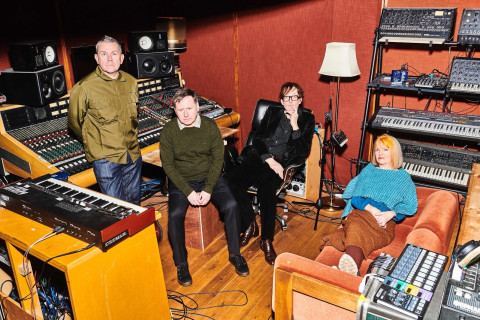 Pulp lança "Got to Have Love", segundo single do aguardado álbum More