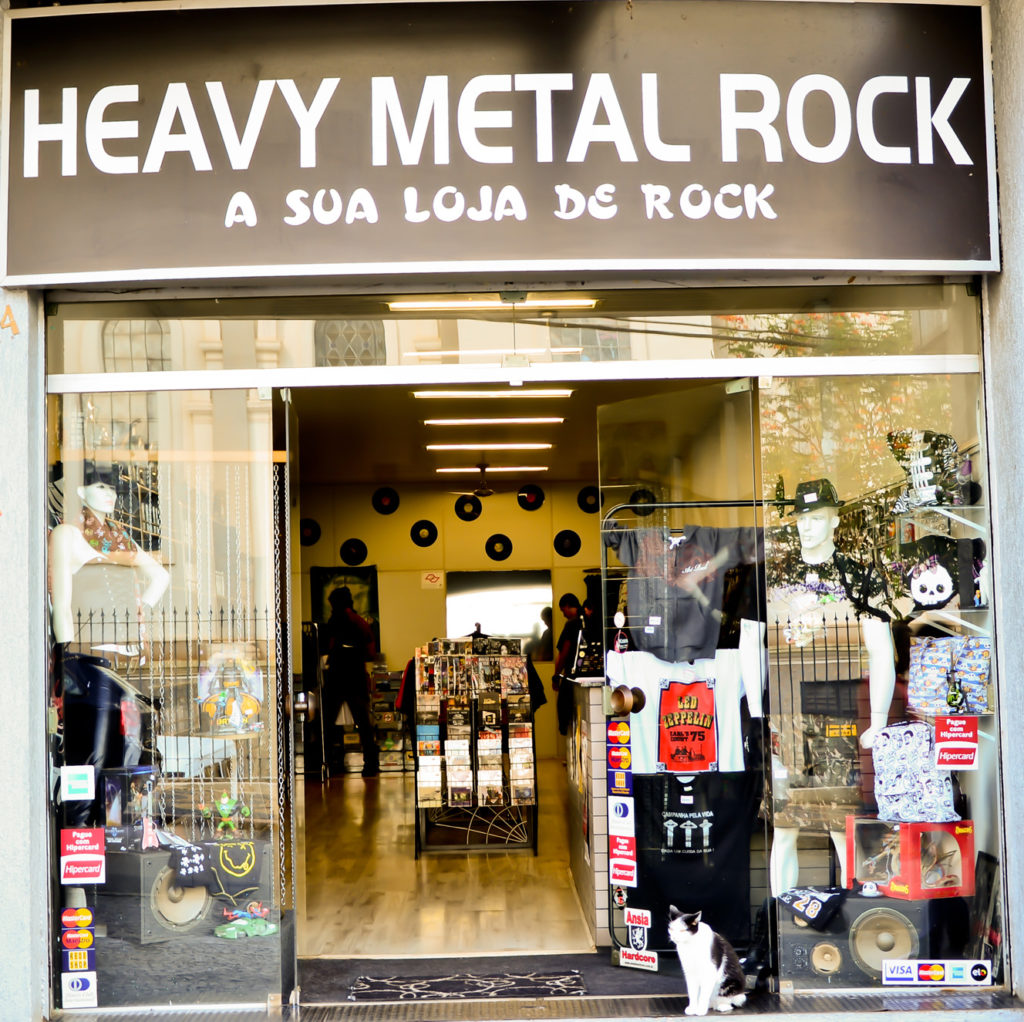 Nesse Dia das Mães, a Heavy Metal Rock oferece um dos maiores catálogos em CDs, LPs camisetas e acessórios com descontos de até 15% 