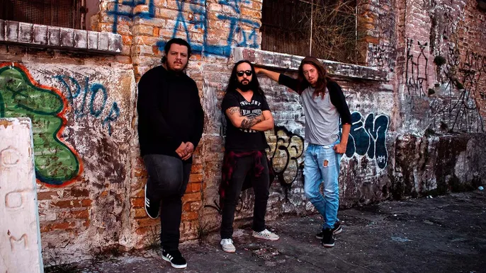Entrevista: Trio paulista SKID LIFE aposta em um Heavy/Thrash criativo com elementos de Doom Metal