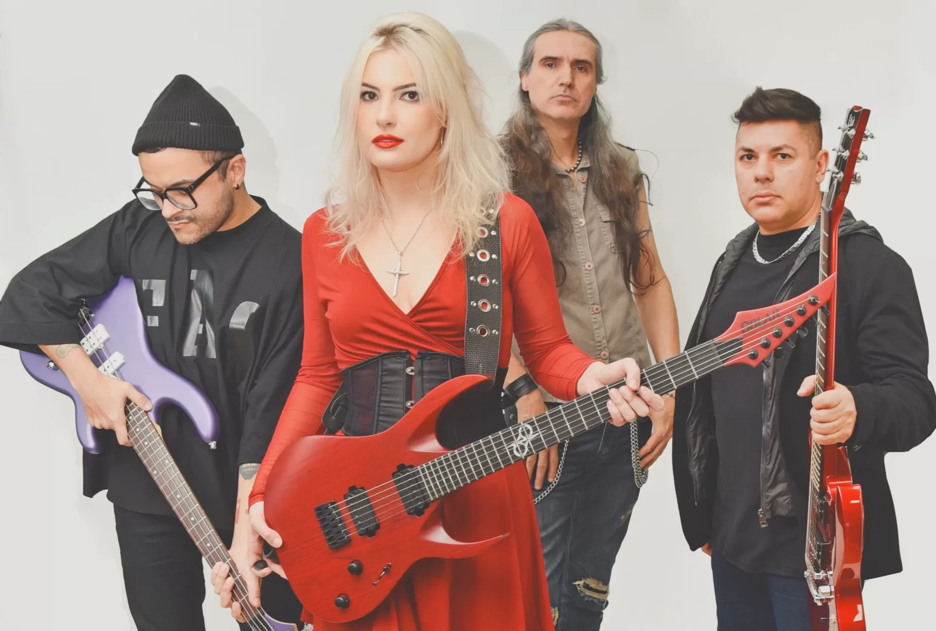 Isa Nielsen: Anunciada a banda que acompanhará sua carreira solo