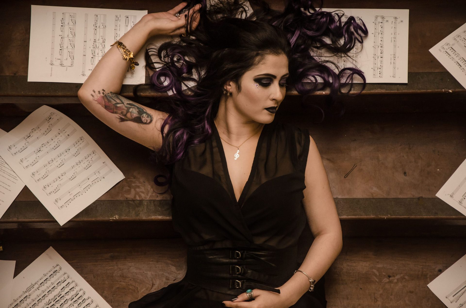 Ingridi Verardo lança single com Mark Jansen do Epica; Ouça “Time Is All Wounds”