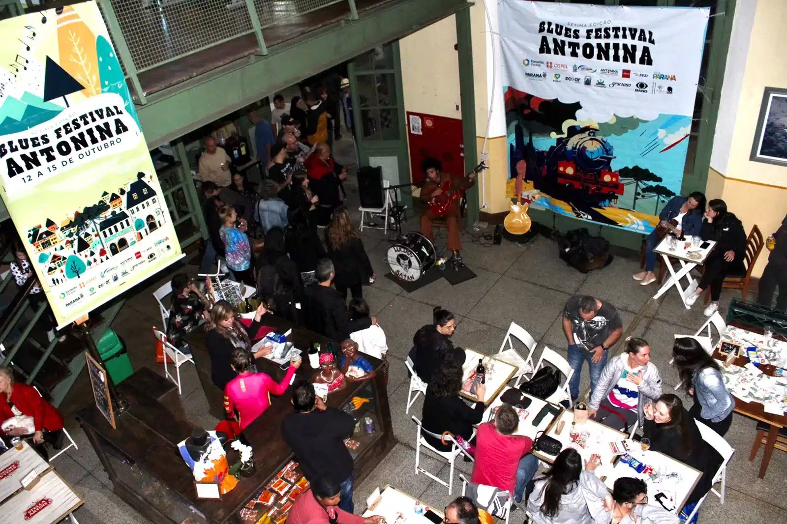 Mesmo com chuva, Antonina Blues Festival começou nesta quinta-feira (12) com muita animação