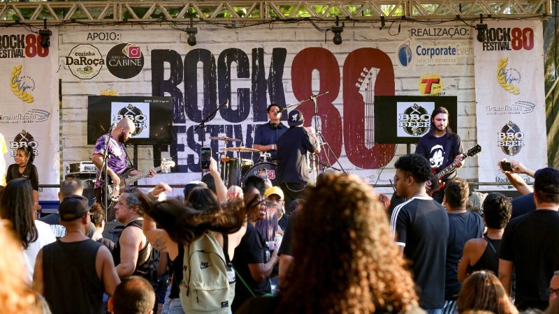 Circuito junino Arraiá Rock 80 vai para a Praia do Flamengo neste final de semana