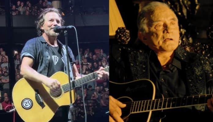 Eddie Vedder encarna Johnny Cash e toca “Hurt” em show do Pearl Jam