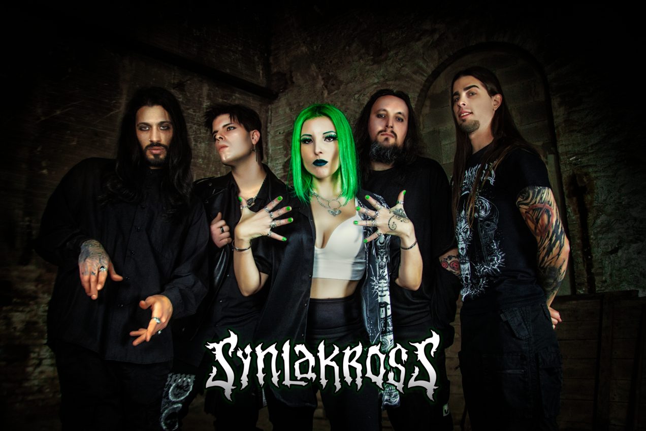 SYNLAKROSS revelou a capa e a data de lançamento do seu novo álbum