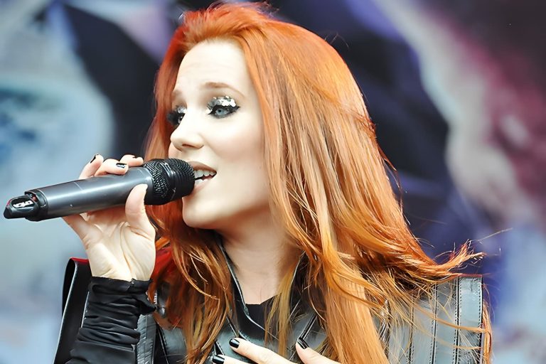 Simone Simons, do Epica, fala sobre álbum solo: ‘A hora é agora’