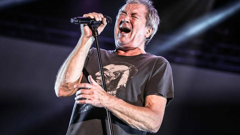 Deep Purple toca “Smoke on the Water” na cidade do incêndio que inspirou a música