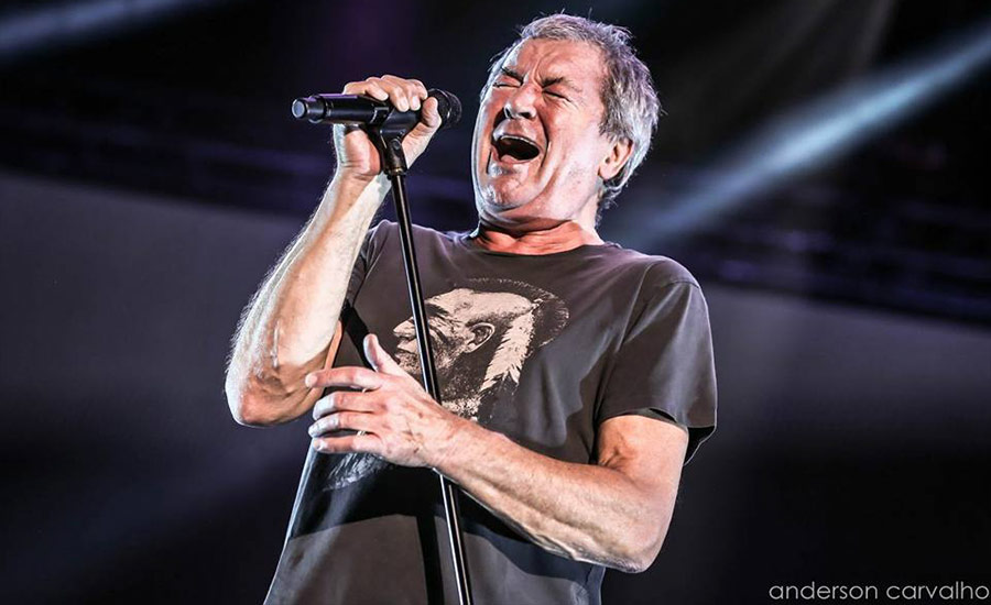 Deep Purple toca “Smoke on the Water” na cidade do incêndio que inspirou a música