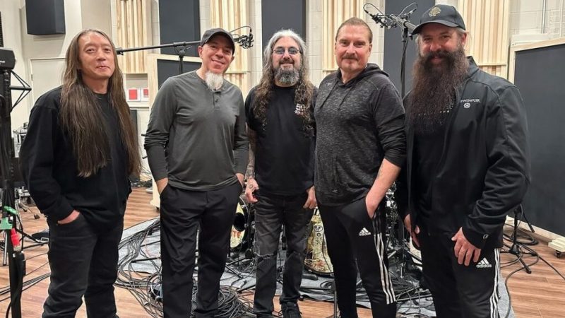 “Definitivamente, soa como o Dream Theater clássico.”, diz Mike Portnoy sobre novo álbum