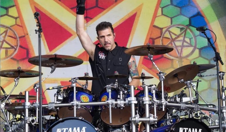 Novo álbum do Anthrax virá diferente de tudo, diz Benante