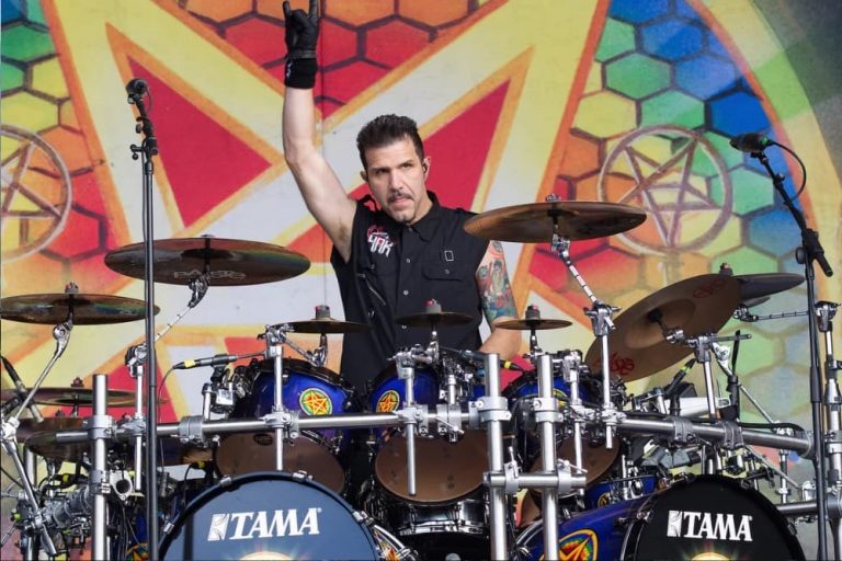 Novo álbum do Anthrax virá diferente de tudo, diz Benante