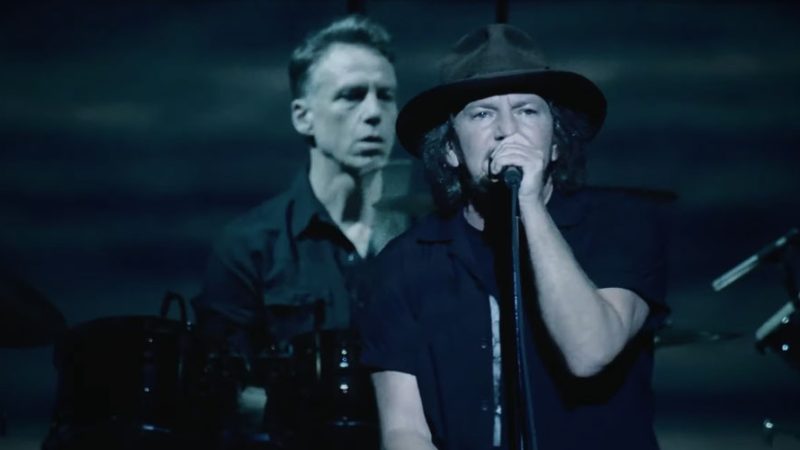 Pearl Jam lança clipe ao vivo de sua música que fala sobre Donald Trump